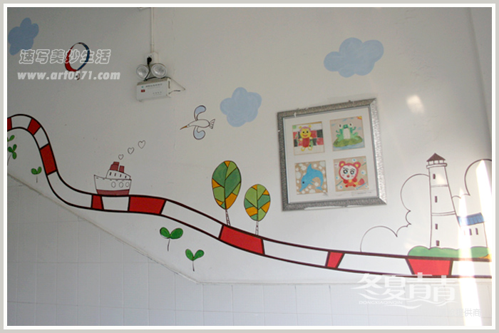 楼梯侧卡通墙绘