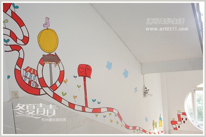 楼梯侧卡通墙绘